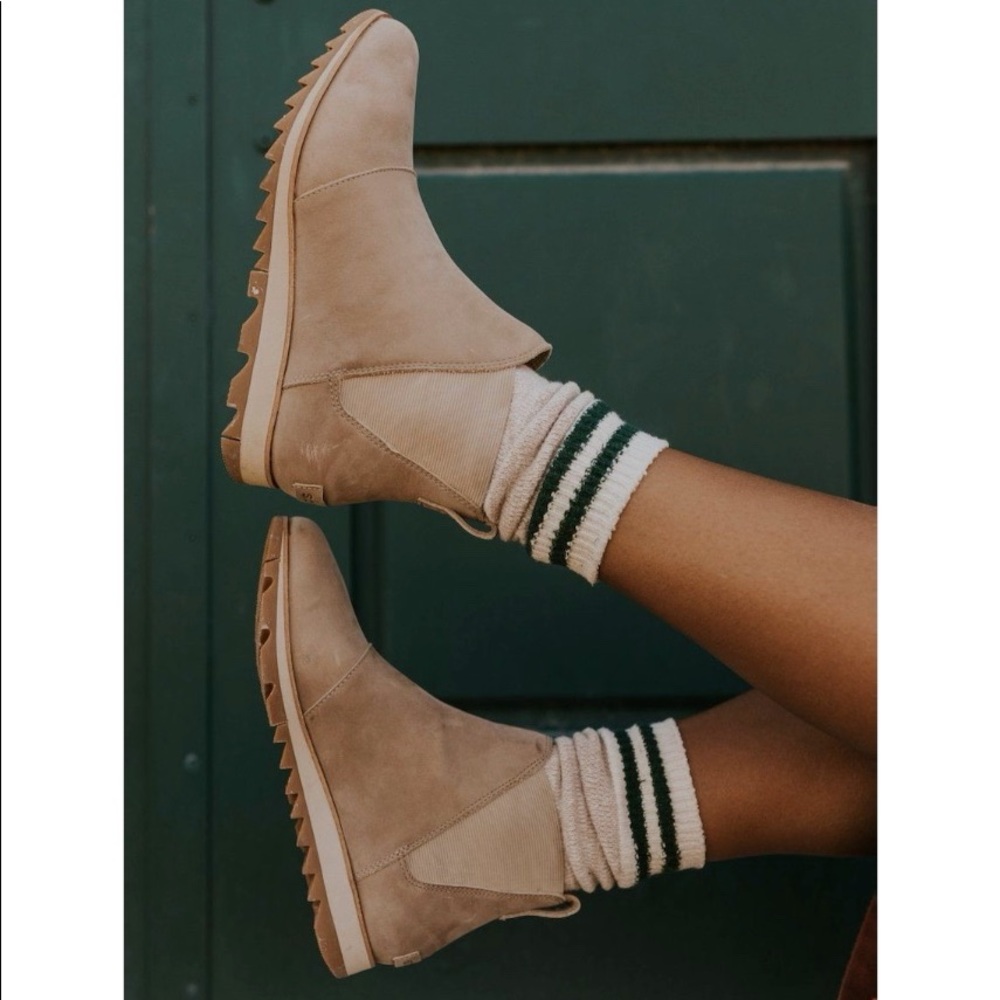 Sorel Harlow Chelsea Boot